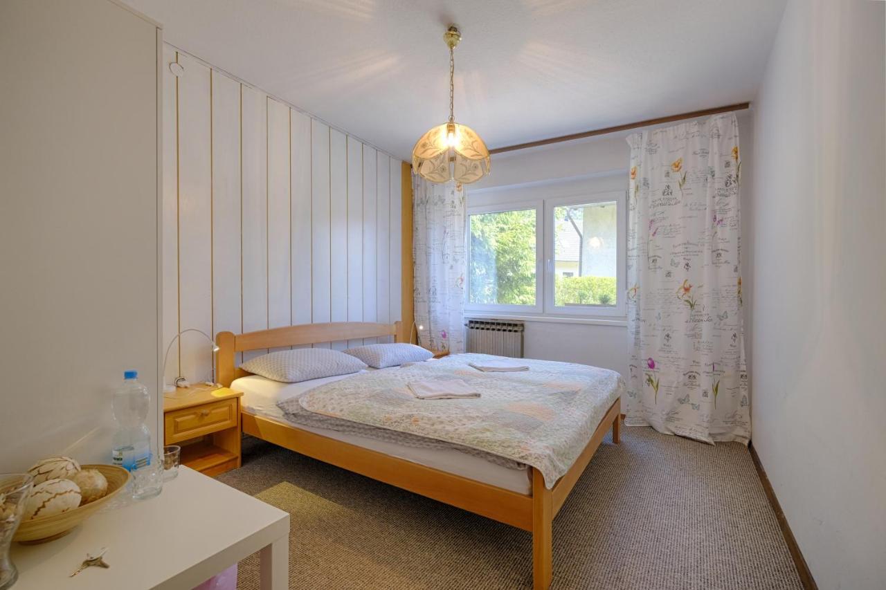 Apartments And Rooms Banic Kranjska Gora Esterno foto