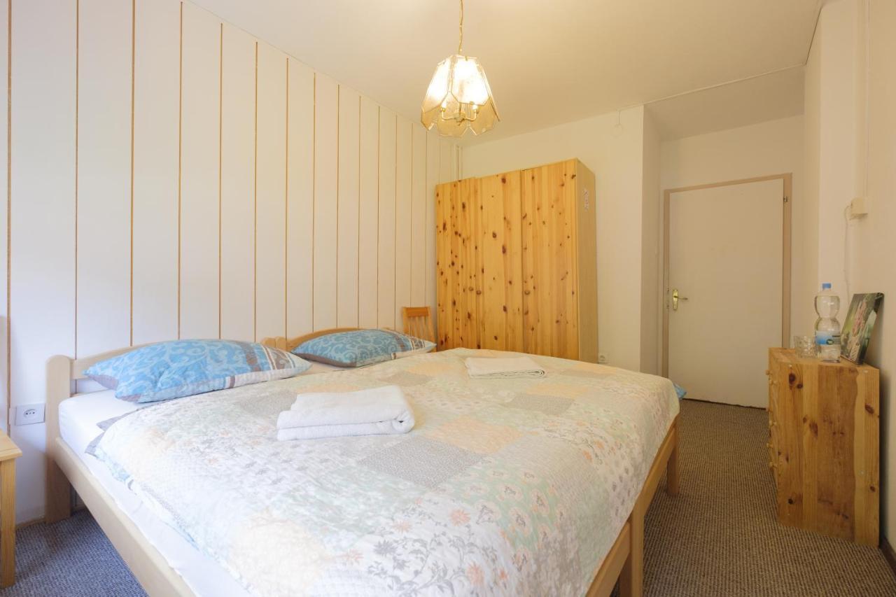 Apartments And Rooms Banic Kranjska Gora Esterno foto