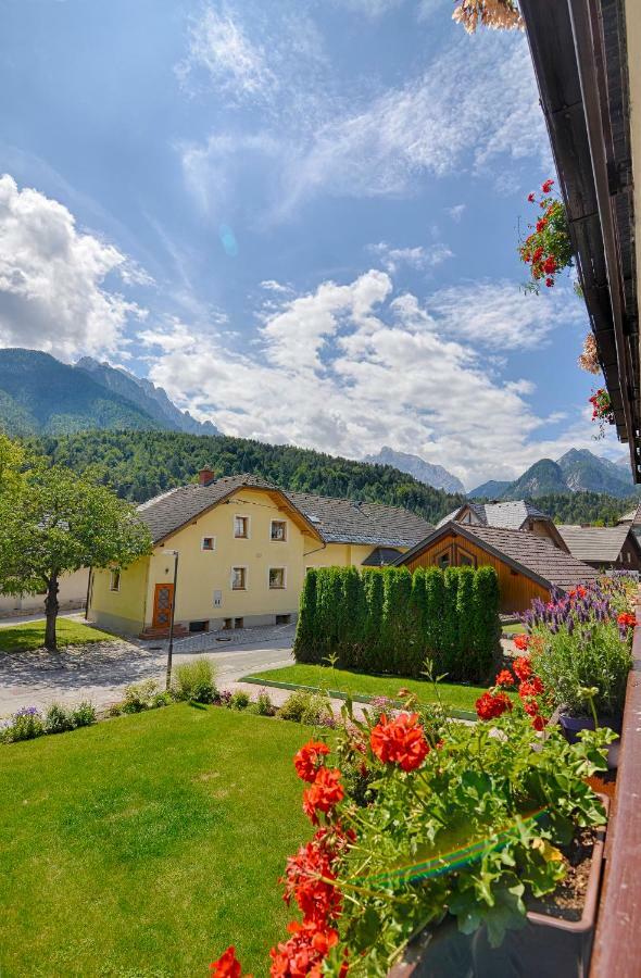 Apartments And Rooms Banic Kranjska Gora Esterno foto