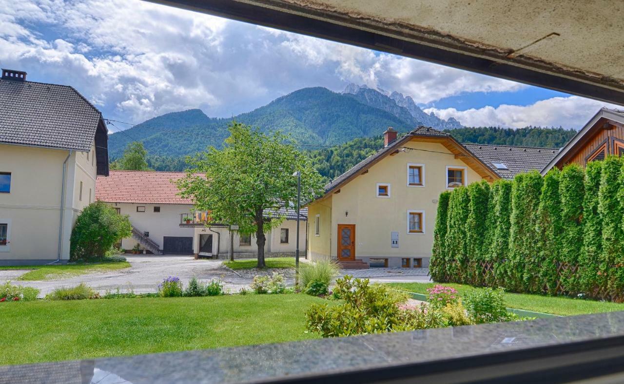 Apartments And Rooms Banic Kranjska Gora Esterno foto